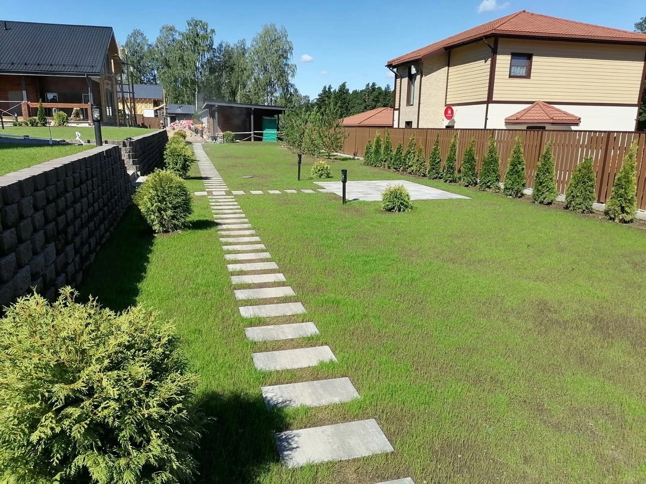 С озеленением