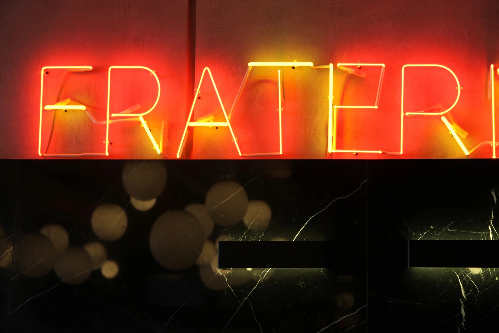 БИСТРО “LE MOUJIK"