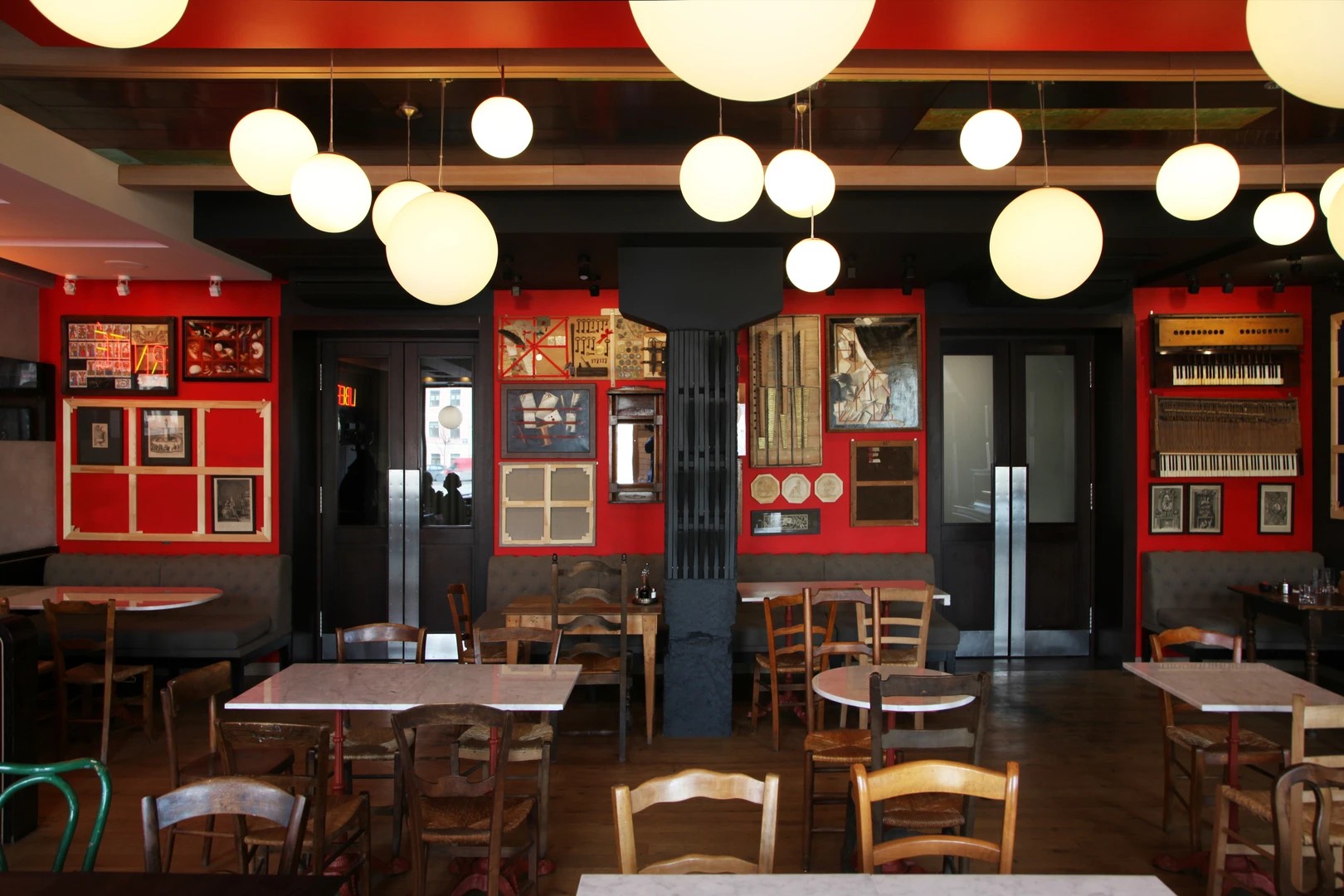 БИСТРО “LE MOUJIK"