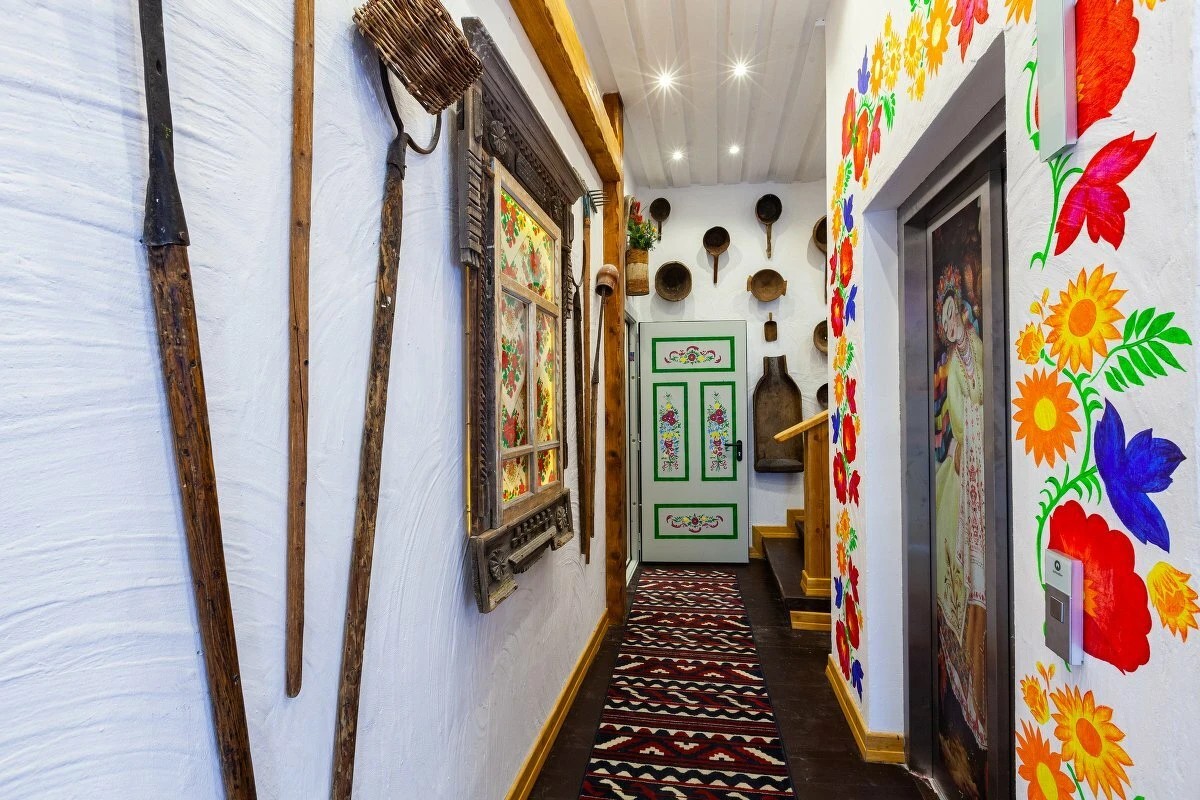 Интерьер ресторана украинской кухни «Тарас Бульба»