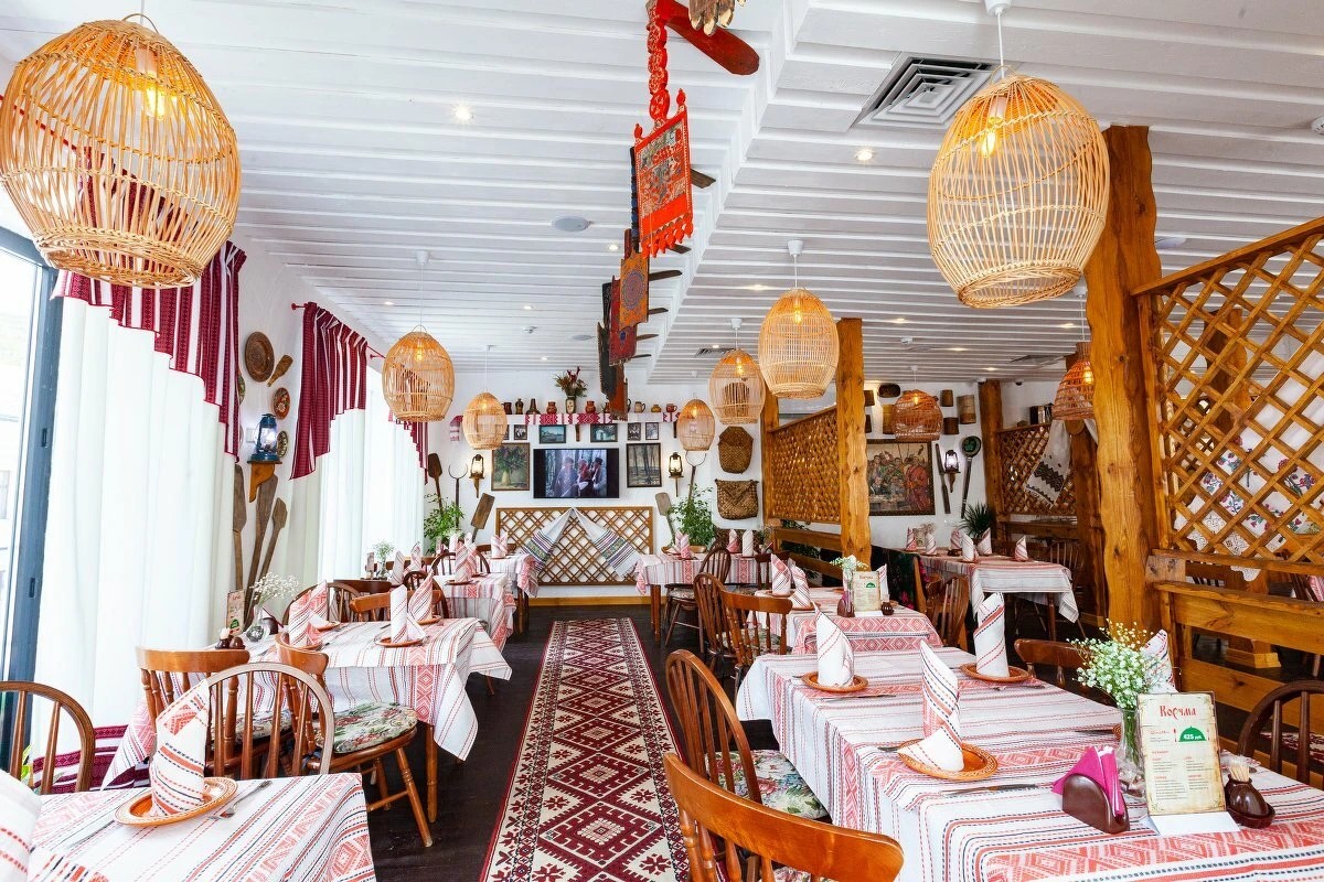 Интерьер ресторана украинской кухни «Тарас Бульба»