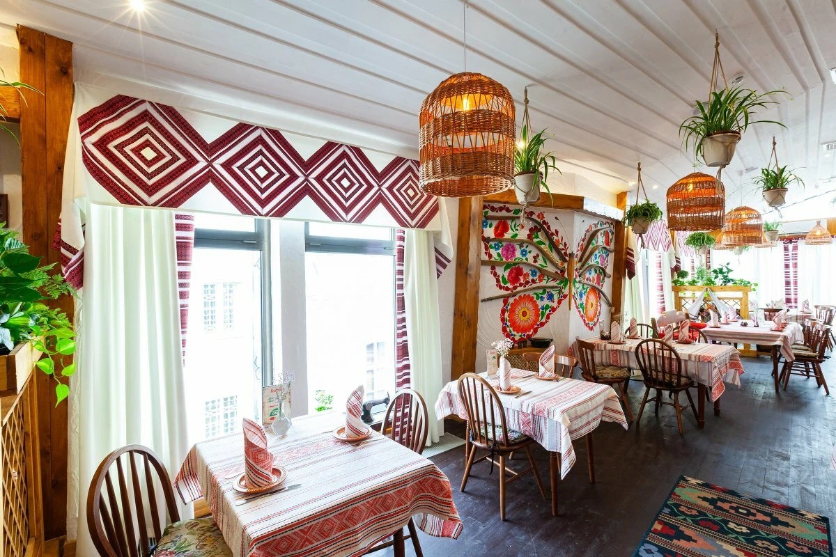 Интерьер ресторана украинской кухни «Тарас Бульба»