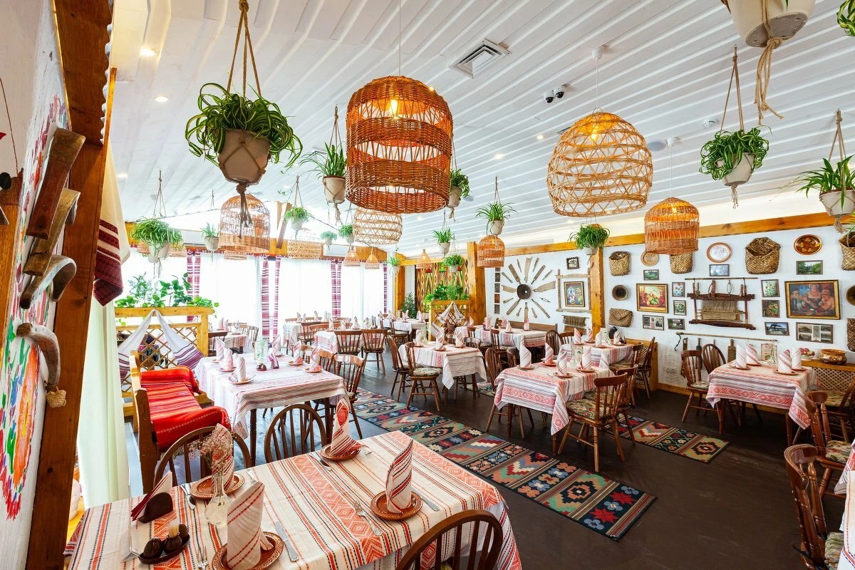 Интерьер ресторана украинской кухни «Тарас Бульба»