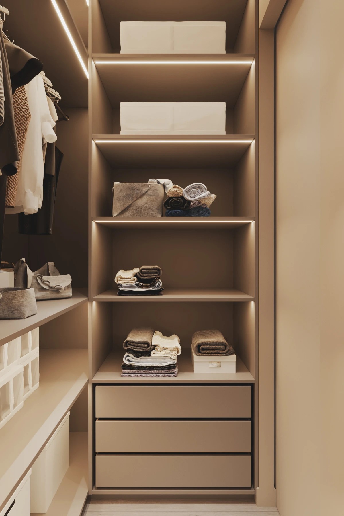 Квартира в ЖК "Дом на набережной", 64 кв.м.