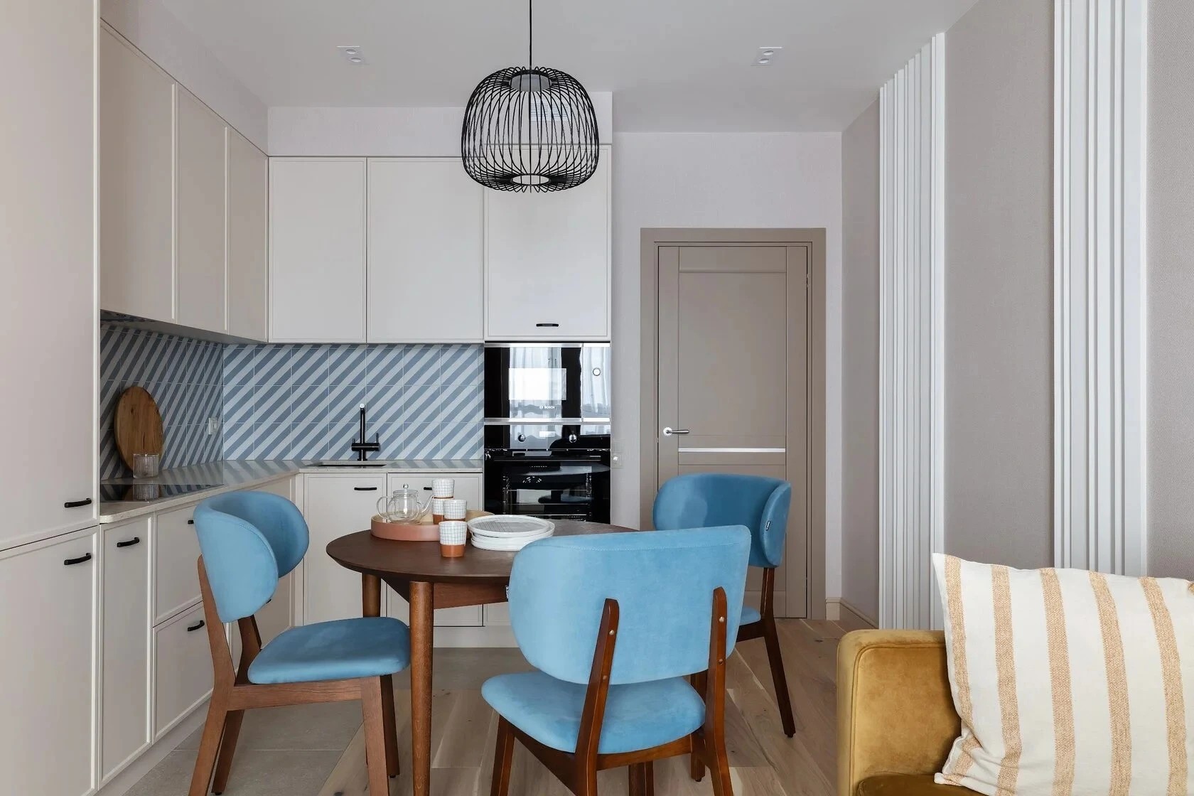 ПЕСОК И МОРЕ