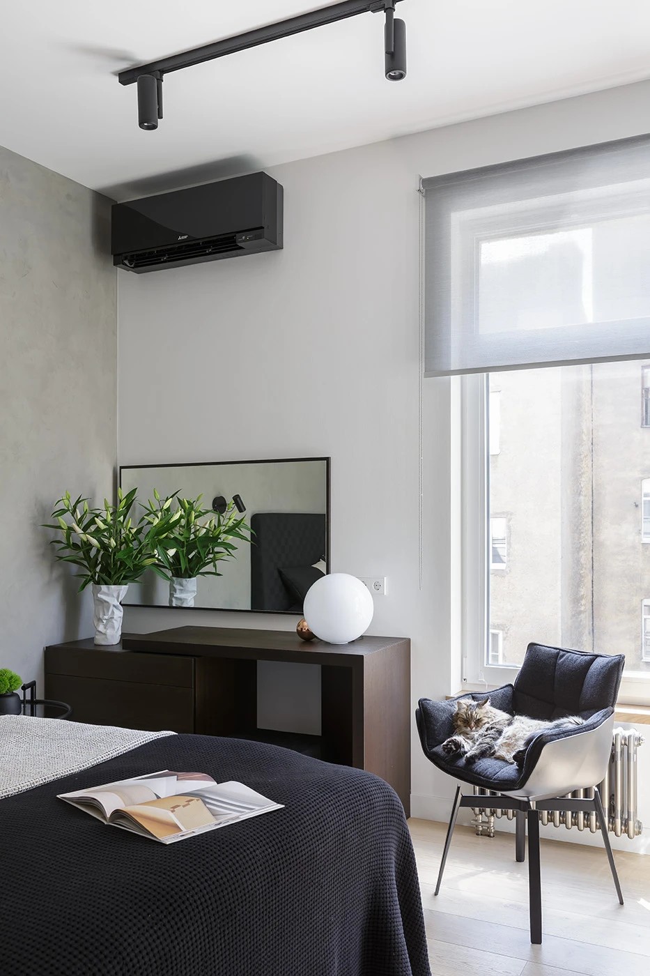 МИНИМАЛИСТИЧНАЯ КВАРТИРА НА ВАСИЛЬЕВСКОМ ОСТРОВЕ