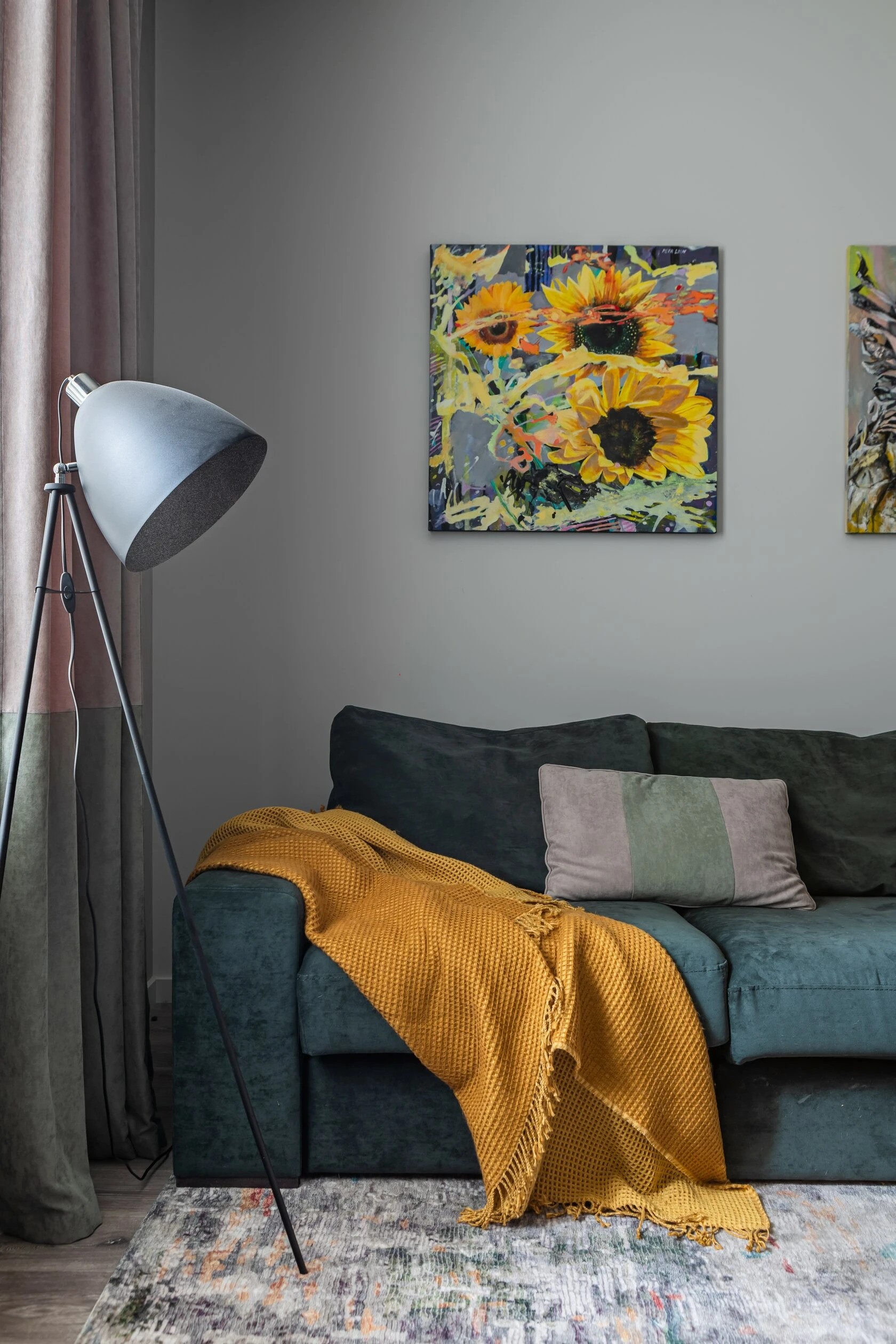 КВАРТИРА С ЯРКИМИ АКЦЕНТАМИ В СТАРОМ ФОНДЕ