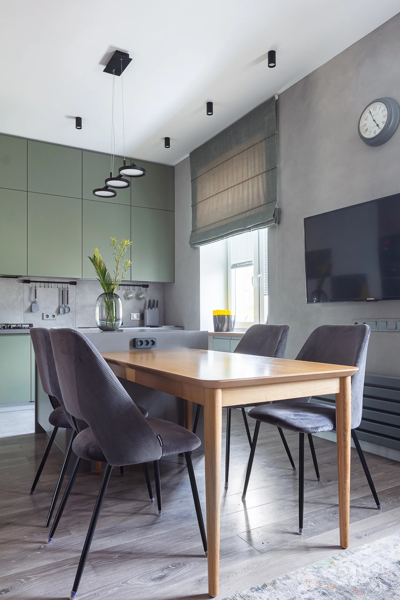 КВАРТИРА С ЯРКИМИ АКЦЕНТАМИ В СТАРОМ ФОНДЕ