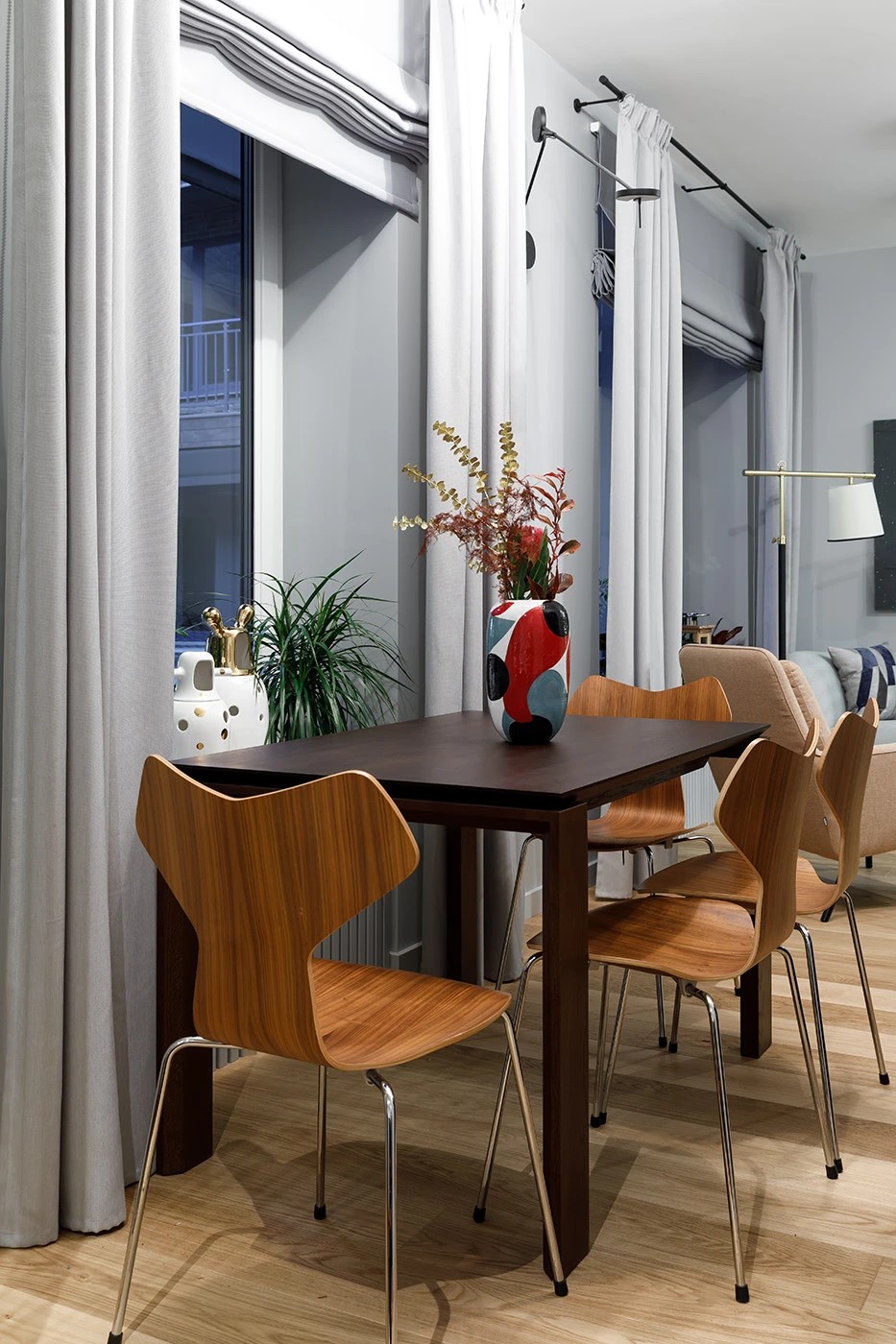 КВАРТИРА-ШКАТУЛКА ДЛЯ СЕМЬИ С ДВУМЯ ДЕТЬМИ