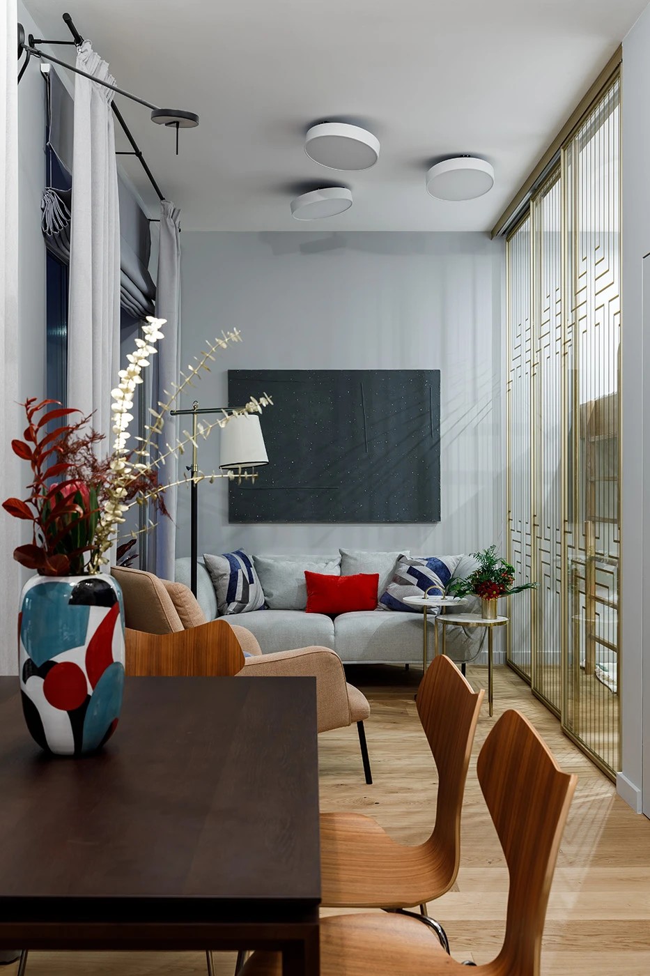 КВАРТИРА-ШКАТУЛКА ДЛЯ СЕМЬИ С ДВУМЯ ДЕТЬМИ