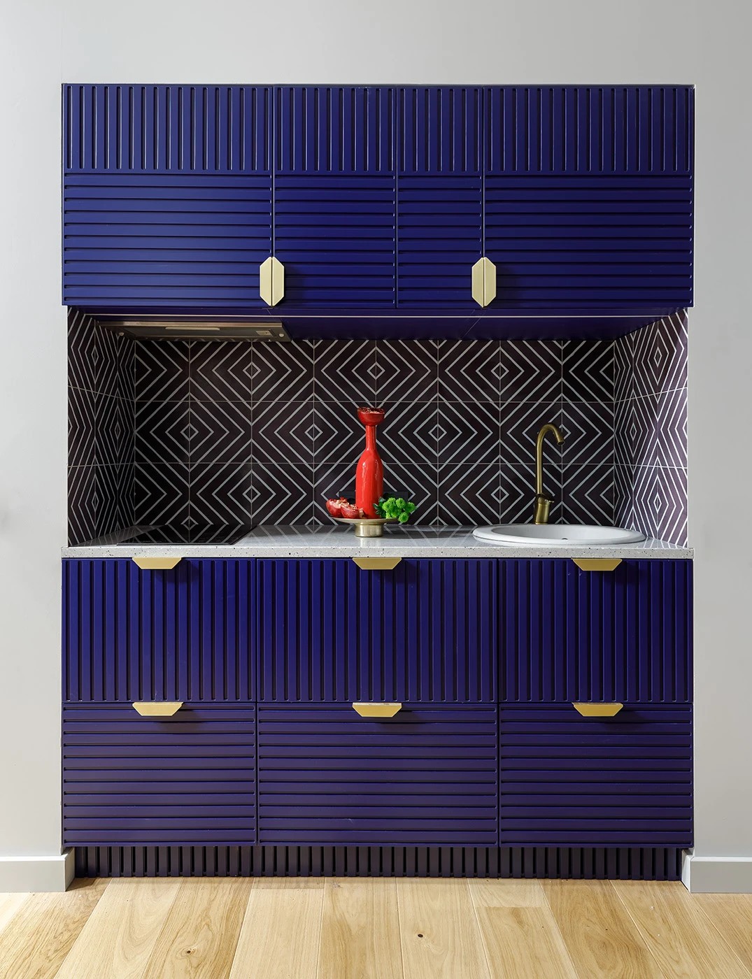 КВАРТИРА-ШКАТУЛКА ДЛЯ СЕМЬИ С ДВУМЯ ДЕТЬМИ