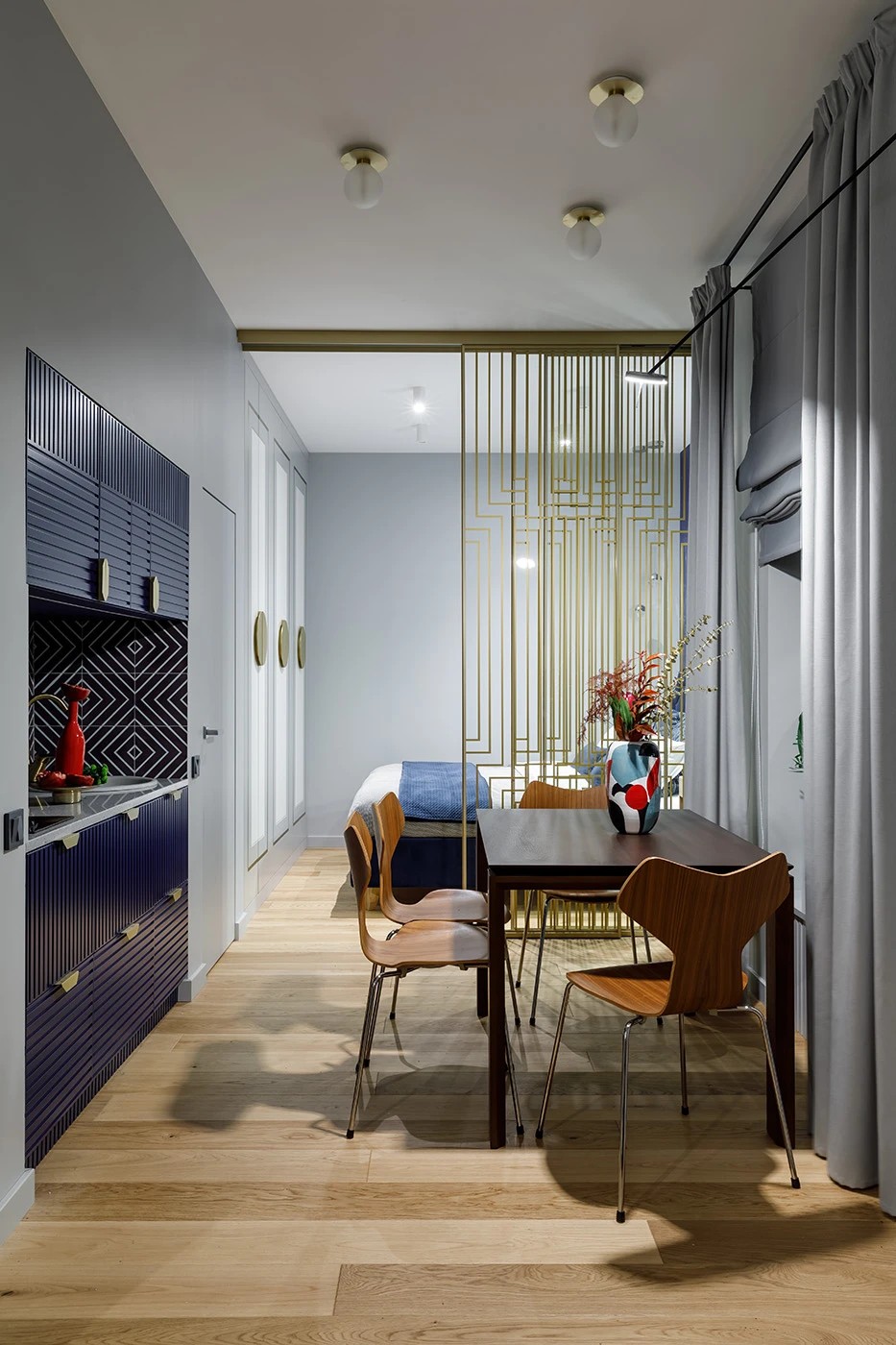 КВАРТИРА-ШКАТУЛКА ДЛЯ СЕМЬИ С ДВУМЯ ДЕТЬМИ