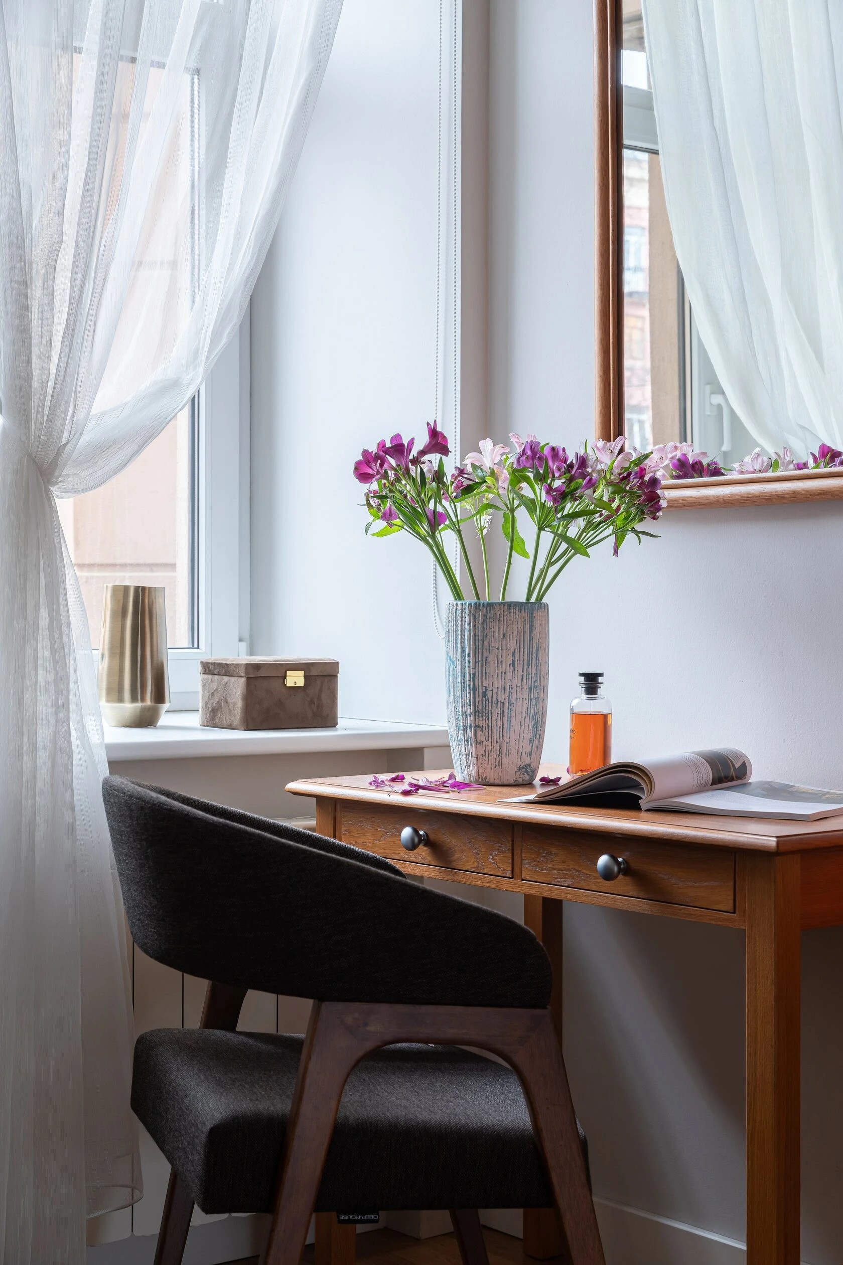 ЭКЛЕКТИЧНАЯ КВАРТИРА В СТАЛИНСКОМ ДОМЕ