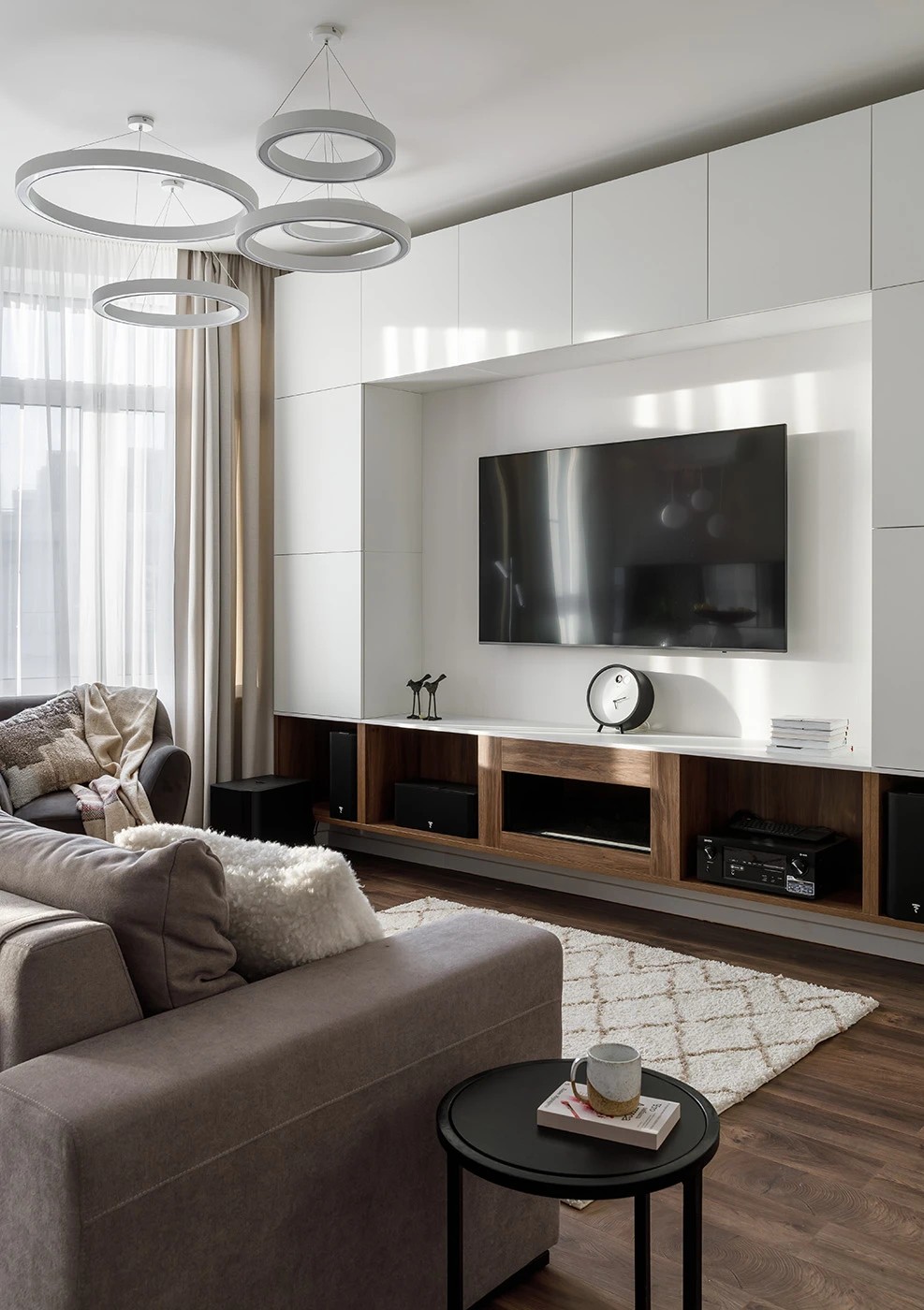 БЕЛЫЙ МИНИМАЛИСТИЧНЫЙ ИНТЕРЬЕР