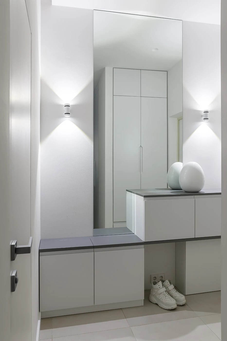 БЕЛЫЙ МИНИМАЛИСТИЧНЫЙ ИНТЕРЬЕР