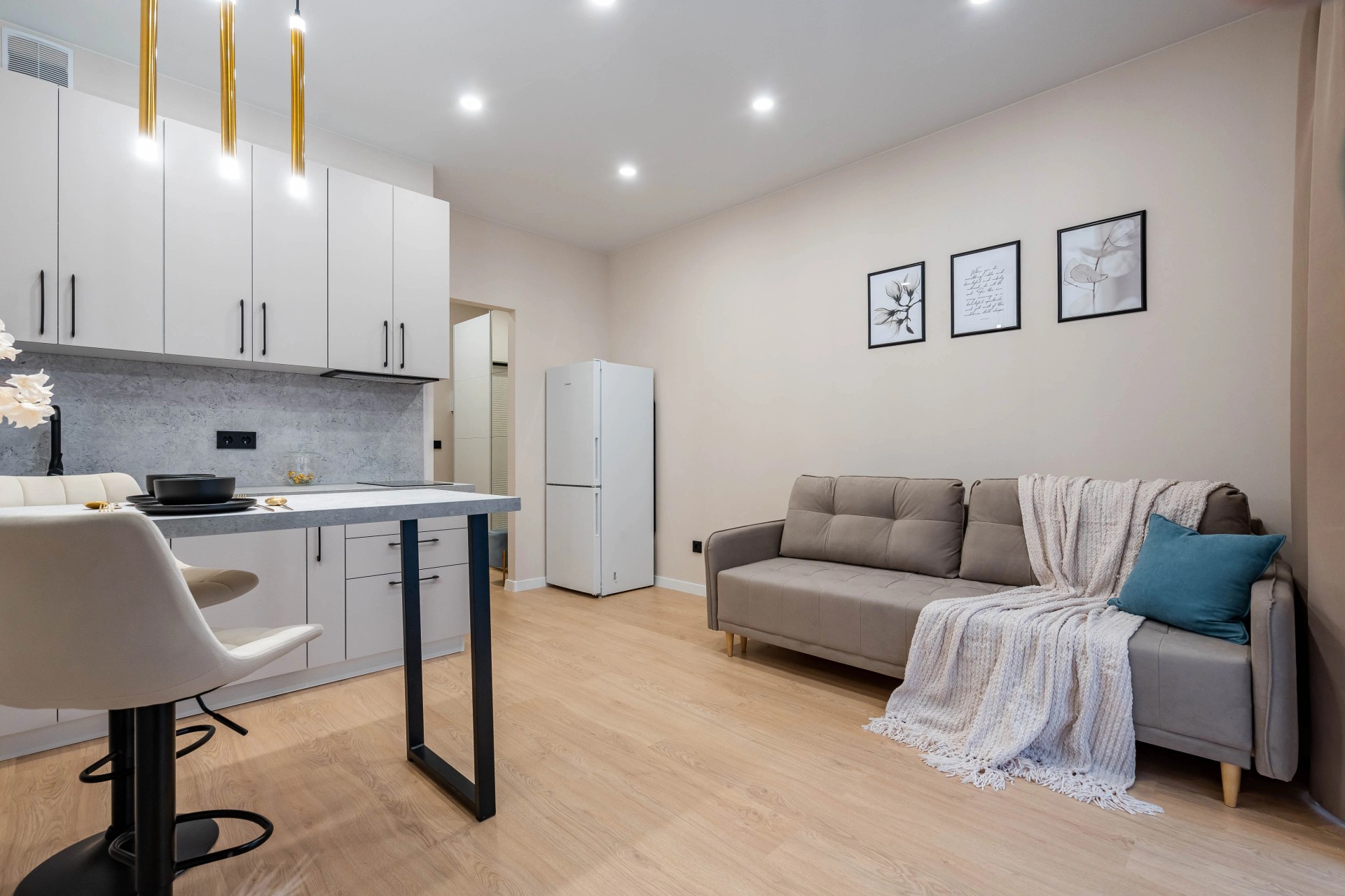 Студия с панорамным окном. ЖК  Европейский парк