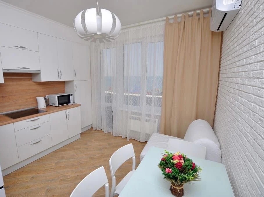 Светлая и уютная квартира у моря