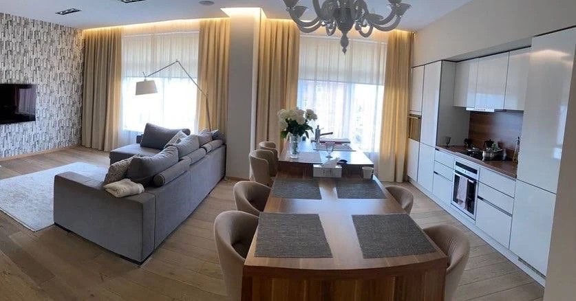 Гостиная в теплых тонах