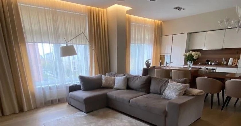 Гостиная в теплых тонах