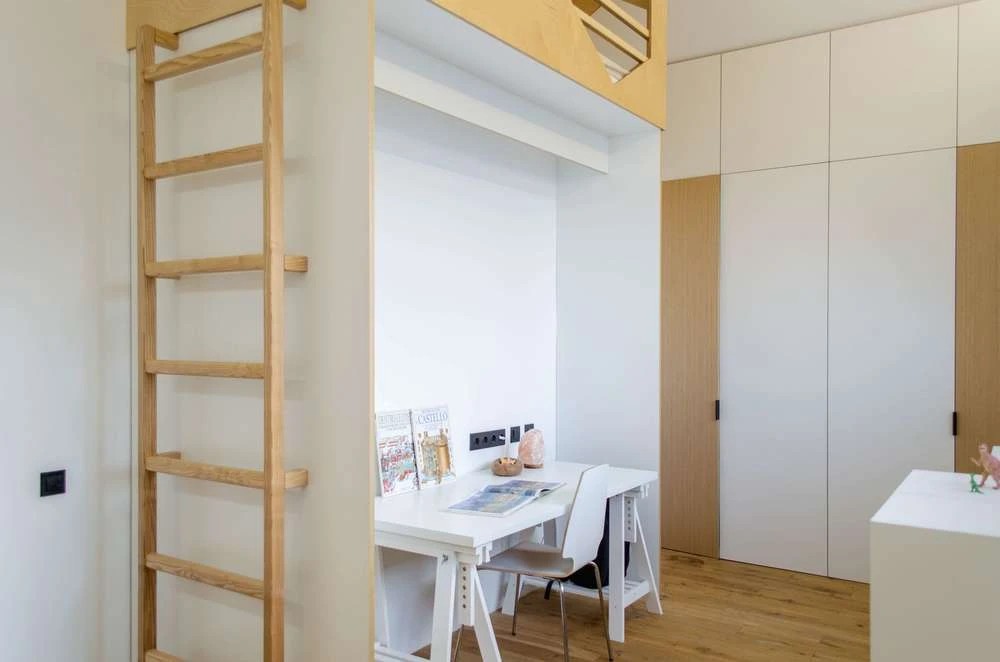 ЖД «Театральный»