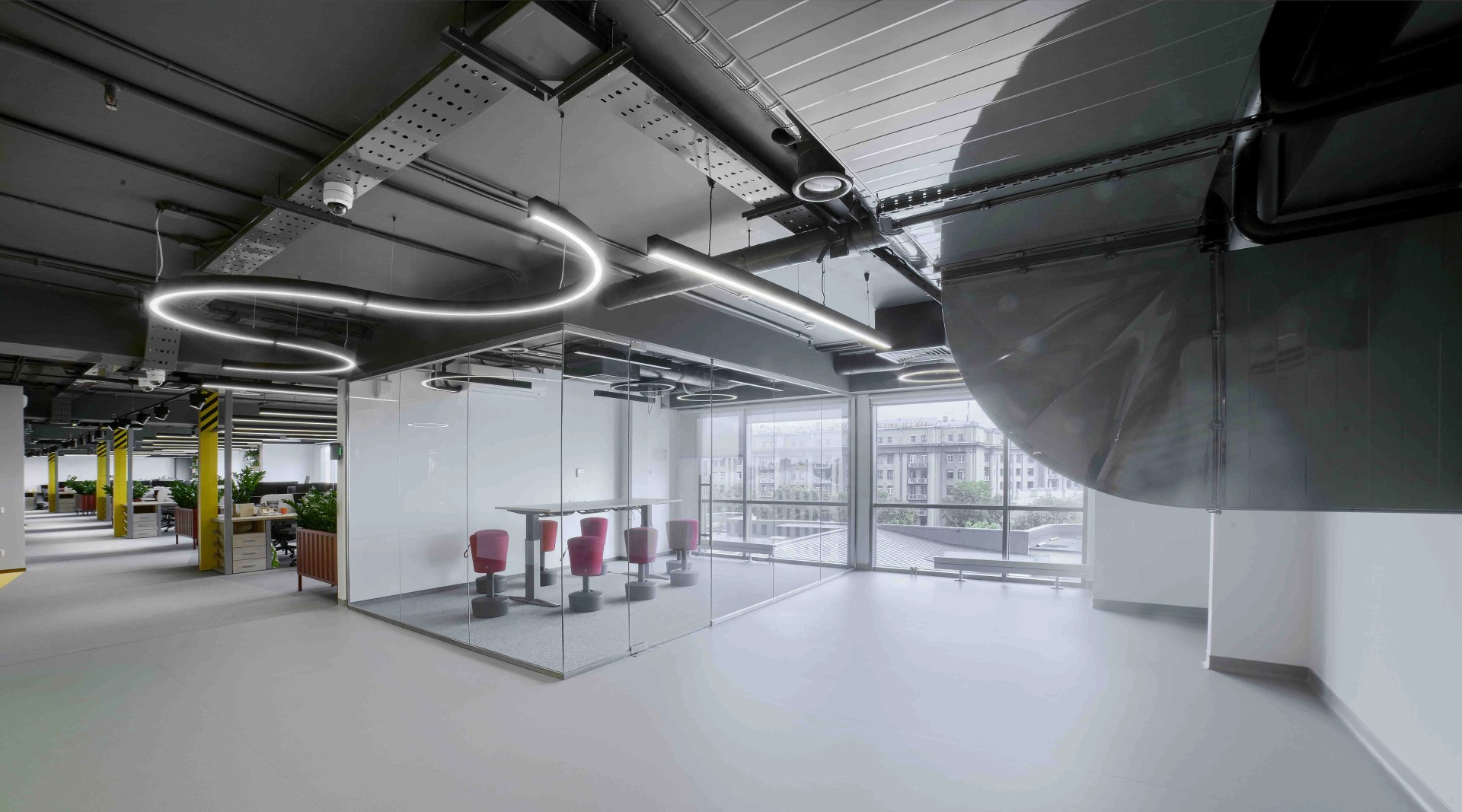 Просторный офис для международной транспортной компании