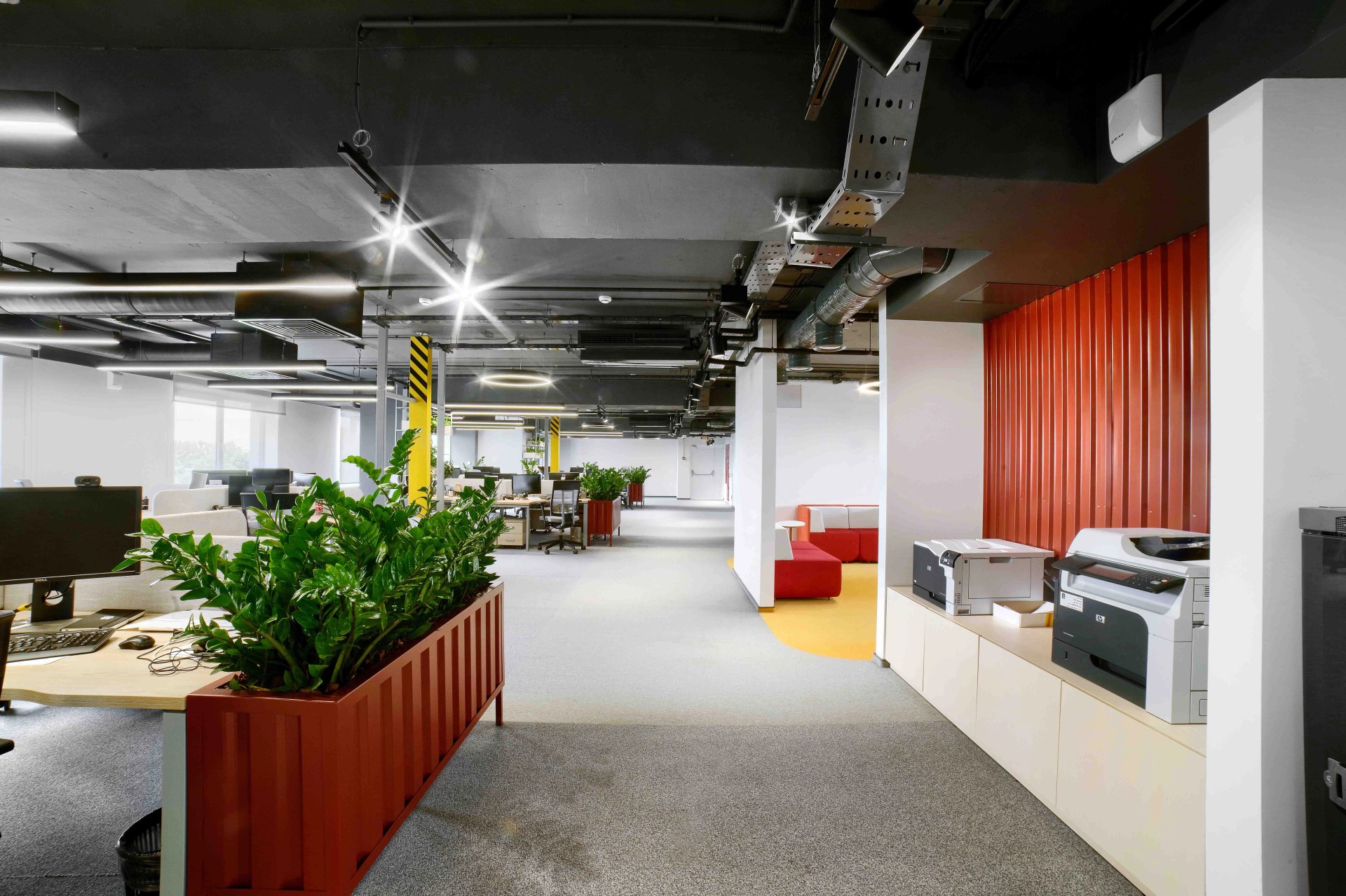 Просторный офис для международной транспортной компании