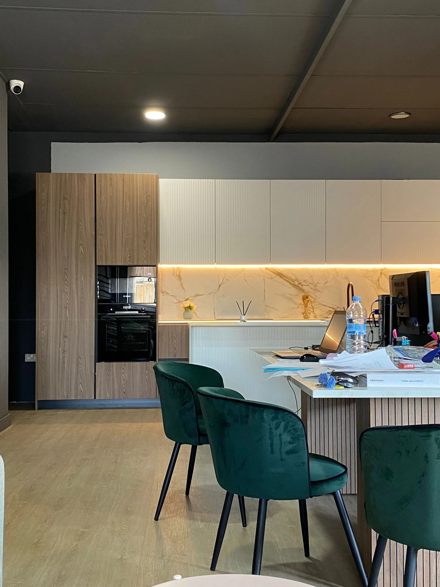 ШОУРУМ МЕБЕЛИ В ИСПАНИИ