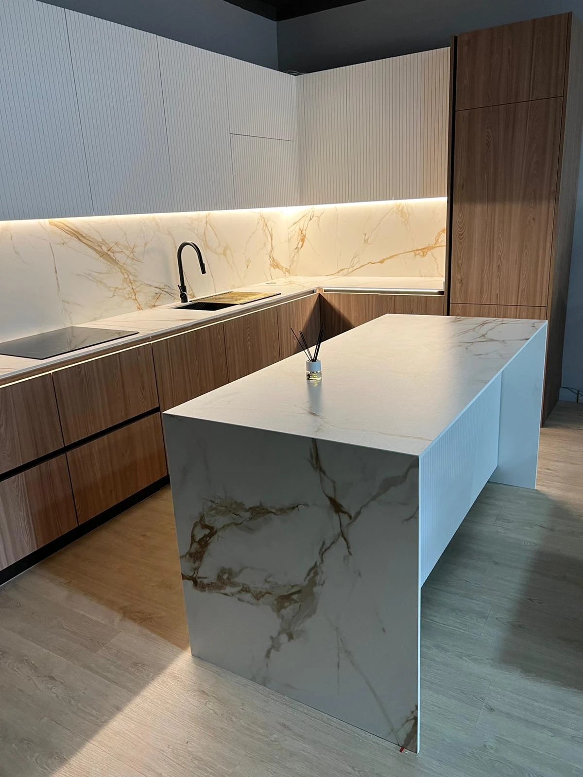 ШОУРУМ МЕБЕЛИ В ИСПАНИИ