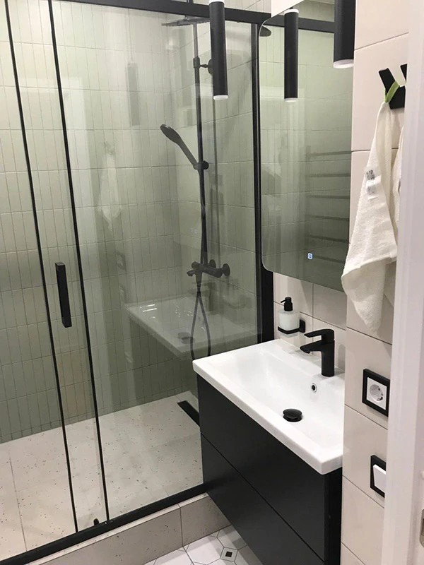 BELOOSTROVSKAYA / 01