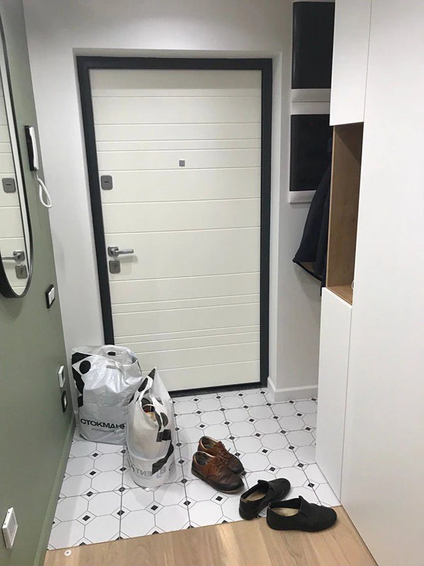 BELOOSTROVSKAYA / 01