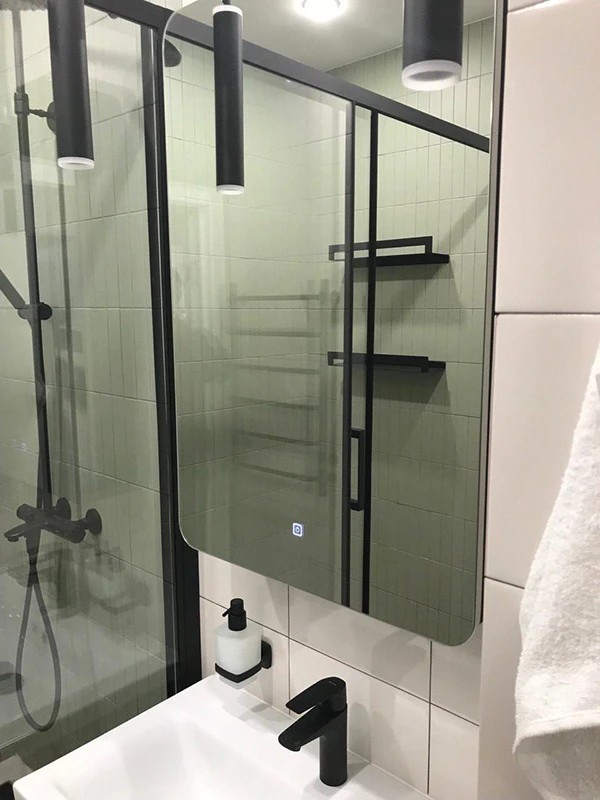 BELOOSTROVSKAYA / 01