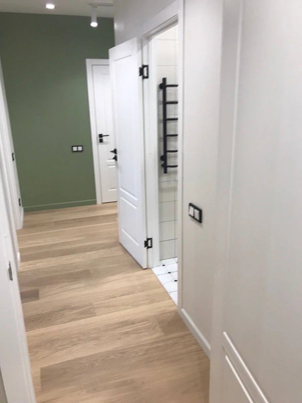 BELOOSTROVSKAYA / 01