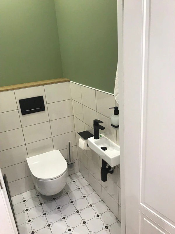 BELOOSTROVSKAYA / 01