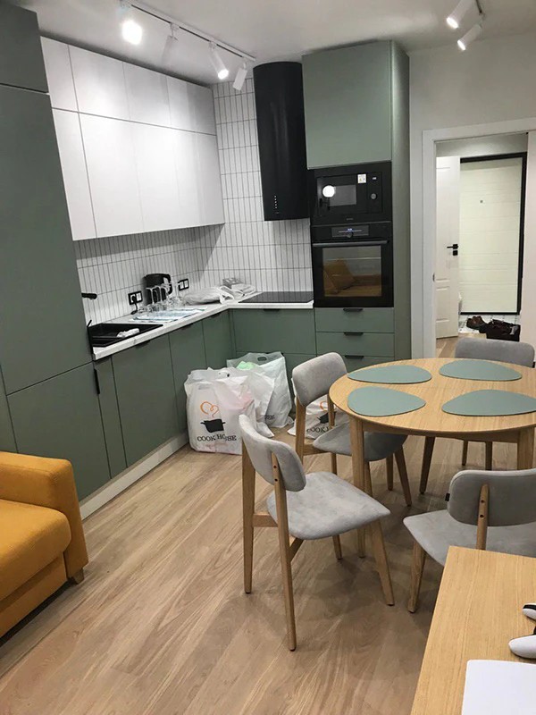 BELOOSTROVSKAYA / 01