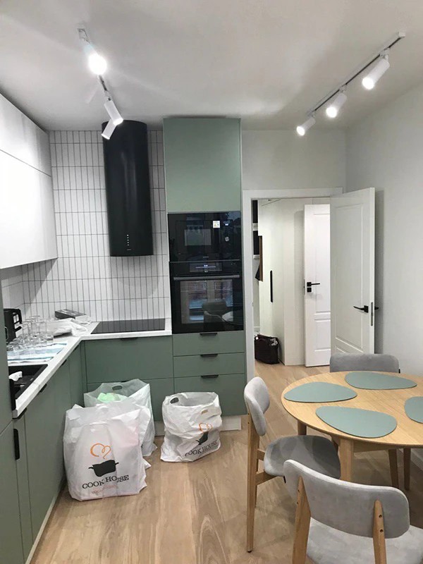 BELOOSTROVSKAYA / 01