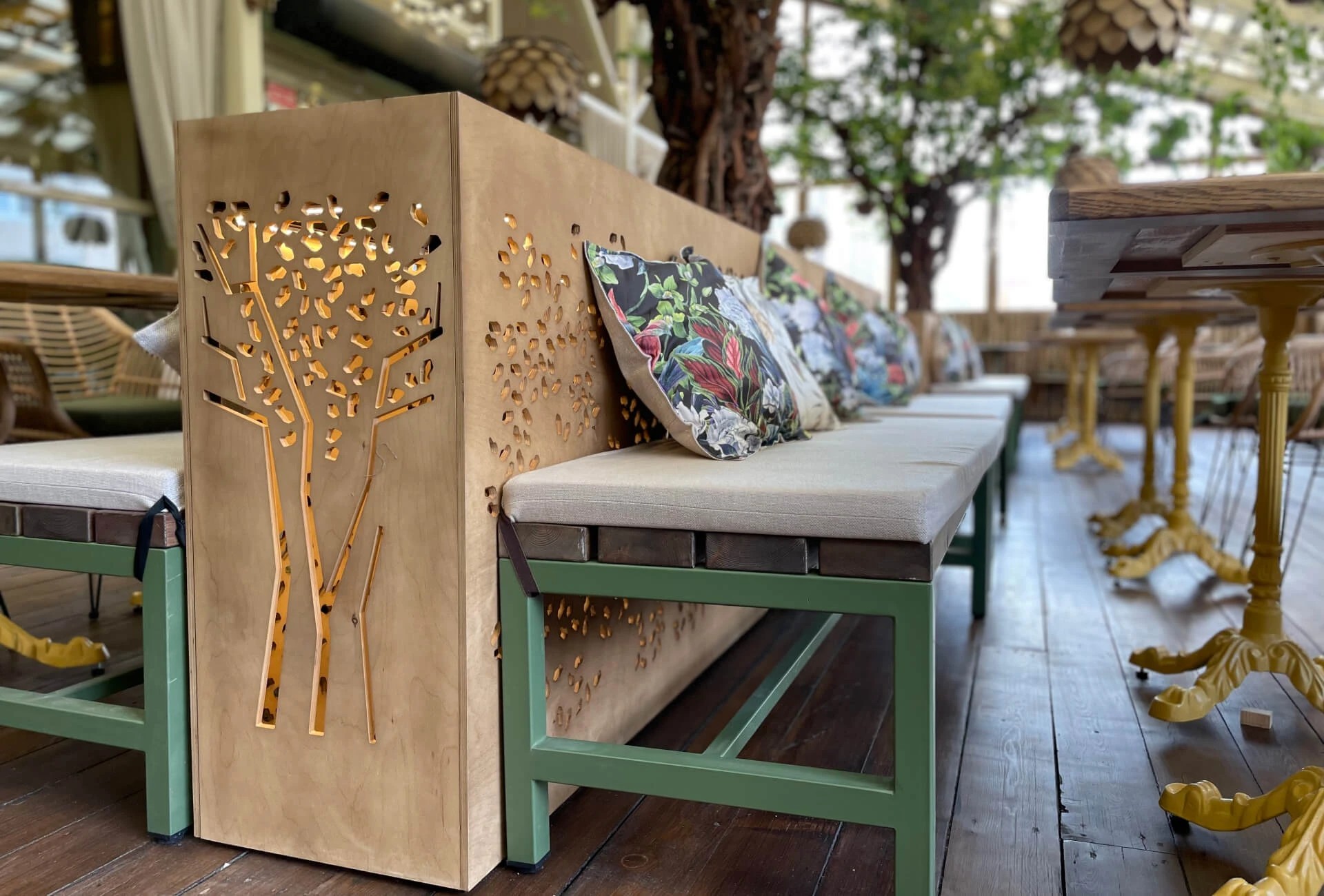 ЛЕТНЯЯ ВЕРАНДА ПЛЮШКИНА