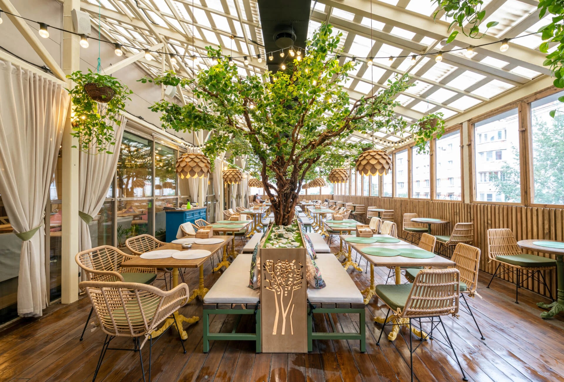 ЛЕТНЯЯ ВЕРАНДА ПЛЮШКИНА