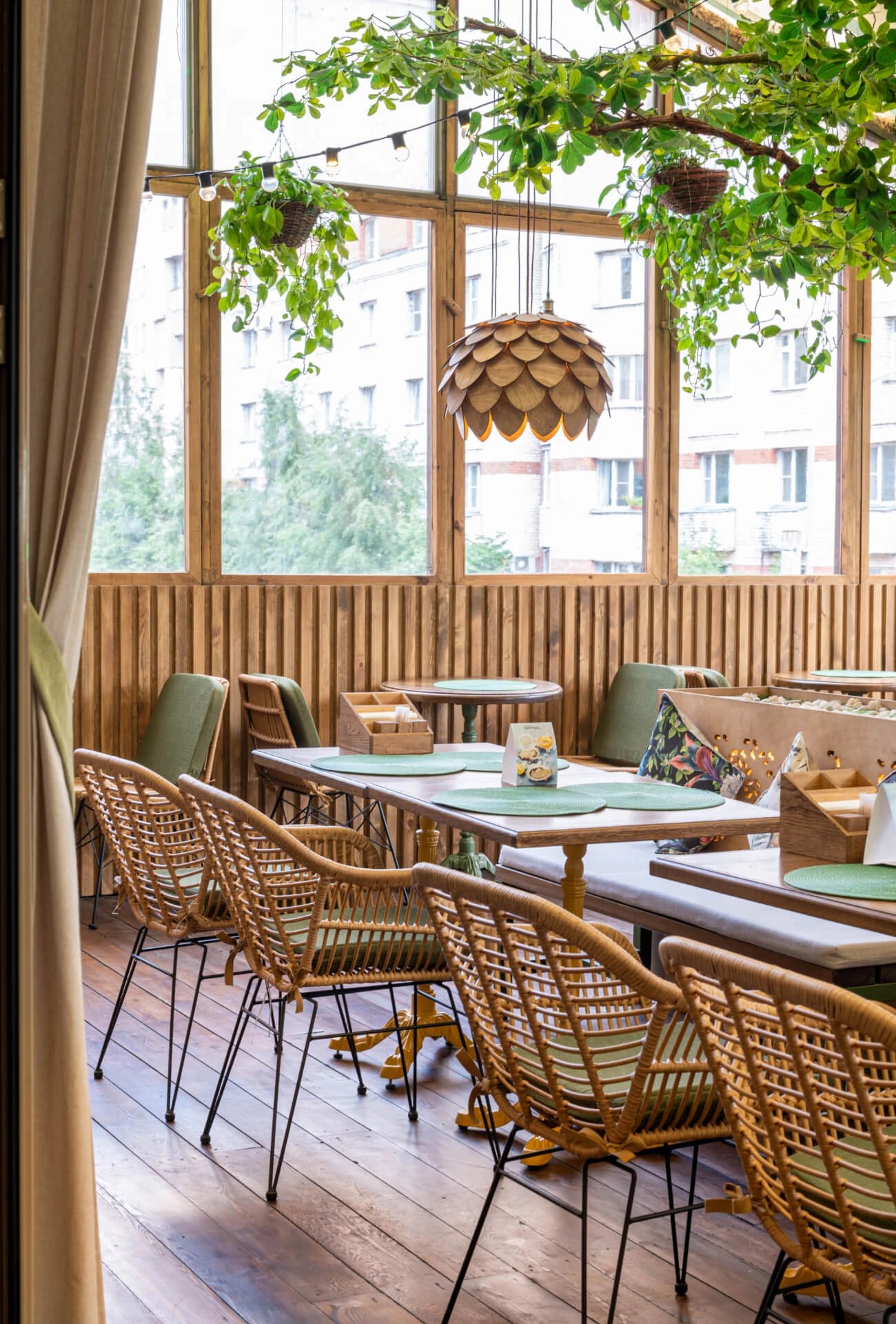 ЛЕТНЯЯ ВЕРАНДА ПЛЮШКИНА