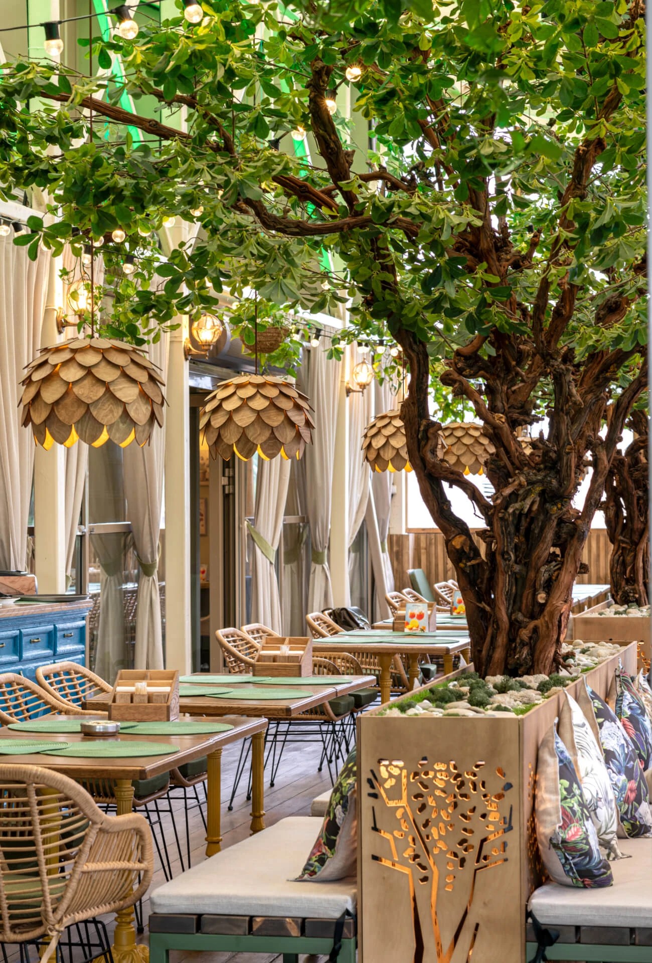 ЛЕТНЯЯ ВЕРАНДА ПЛЮШКИНА