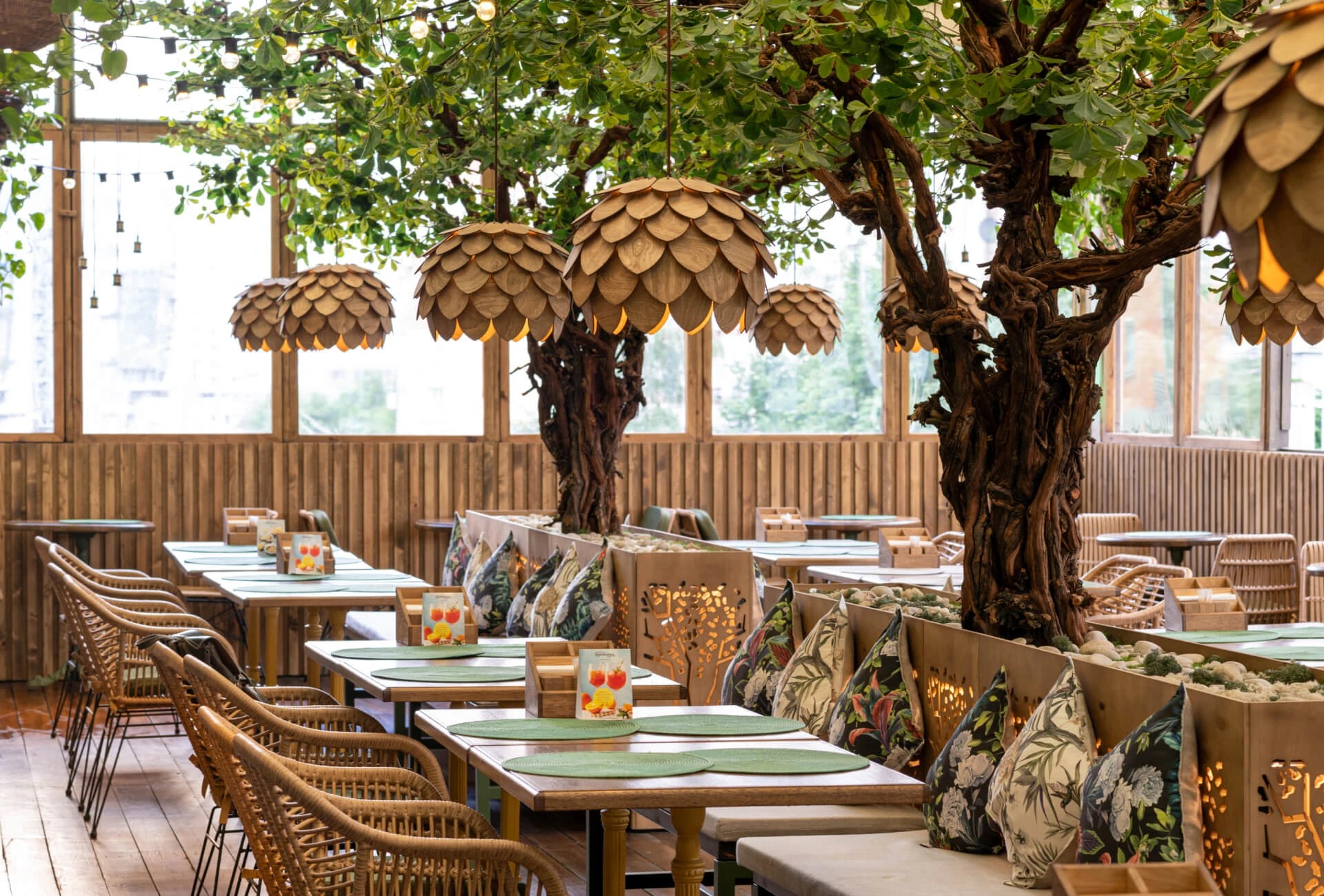 ЛЕТНЯЯ ВЕРАНДА ПЛЮШКИНА