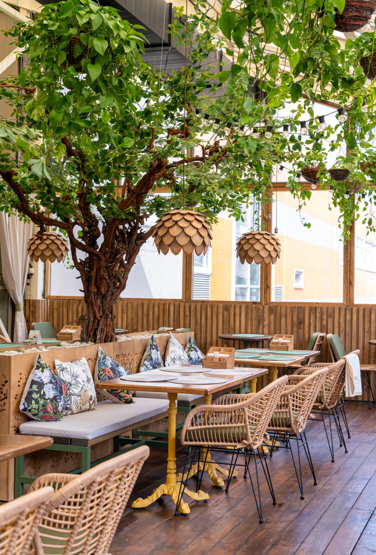 ЛЕТНЯЯ ВЕРАНДА ПЛЮШКИНА