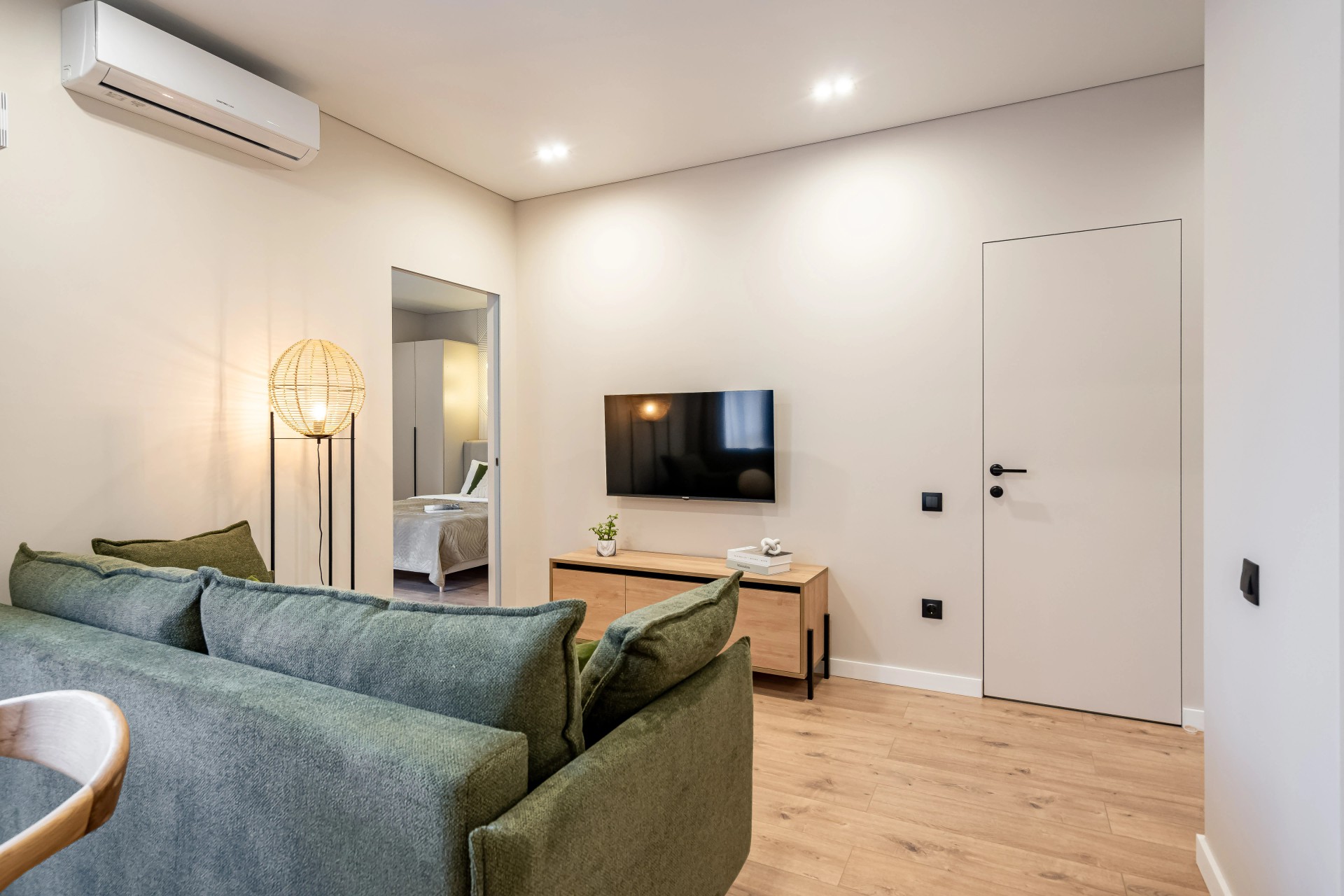 Белоостровская 10