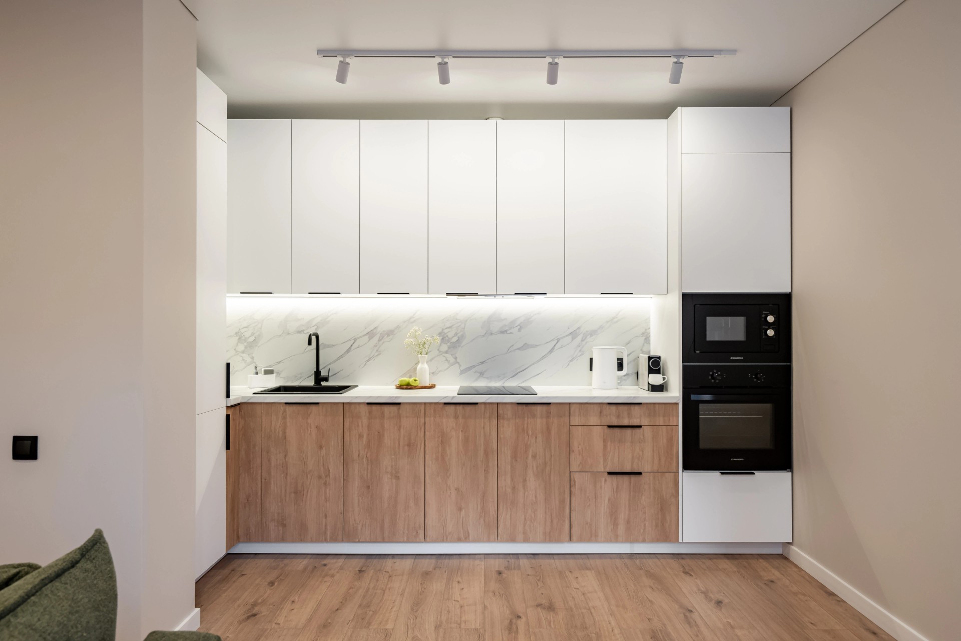 Белоостровская 10