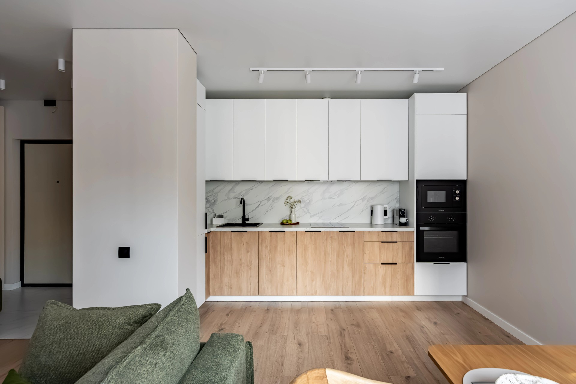 Белоостровская 10