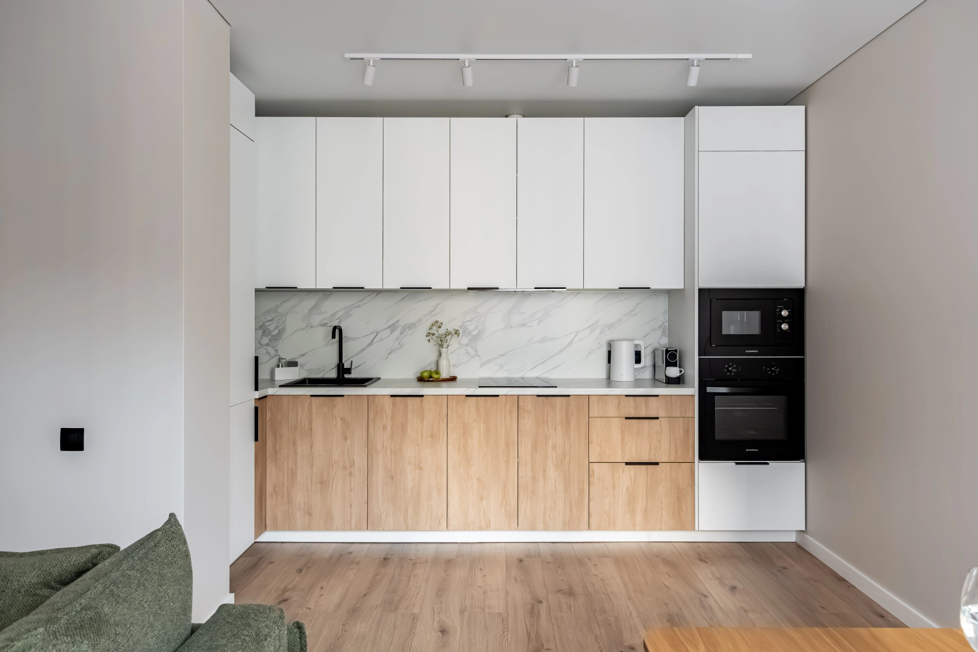 Белоостровская 10