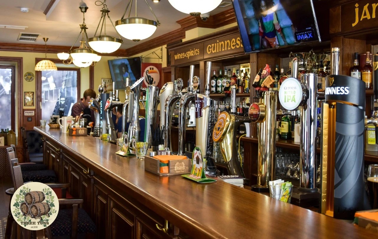Ирландский ПАБ "Три Бочки"
