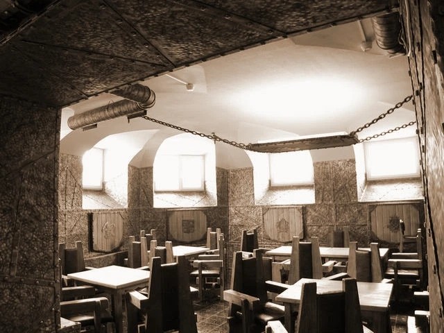 РЕСТОРАН - РОМАНСКИЙ