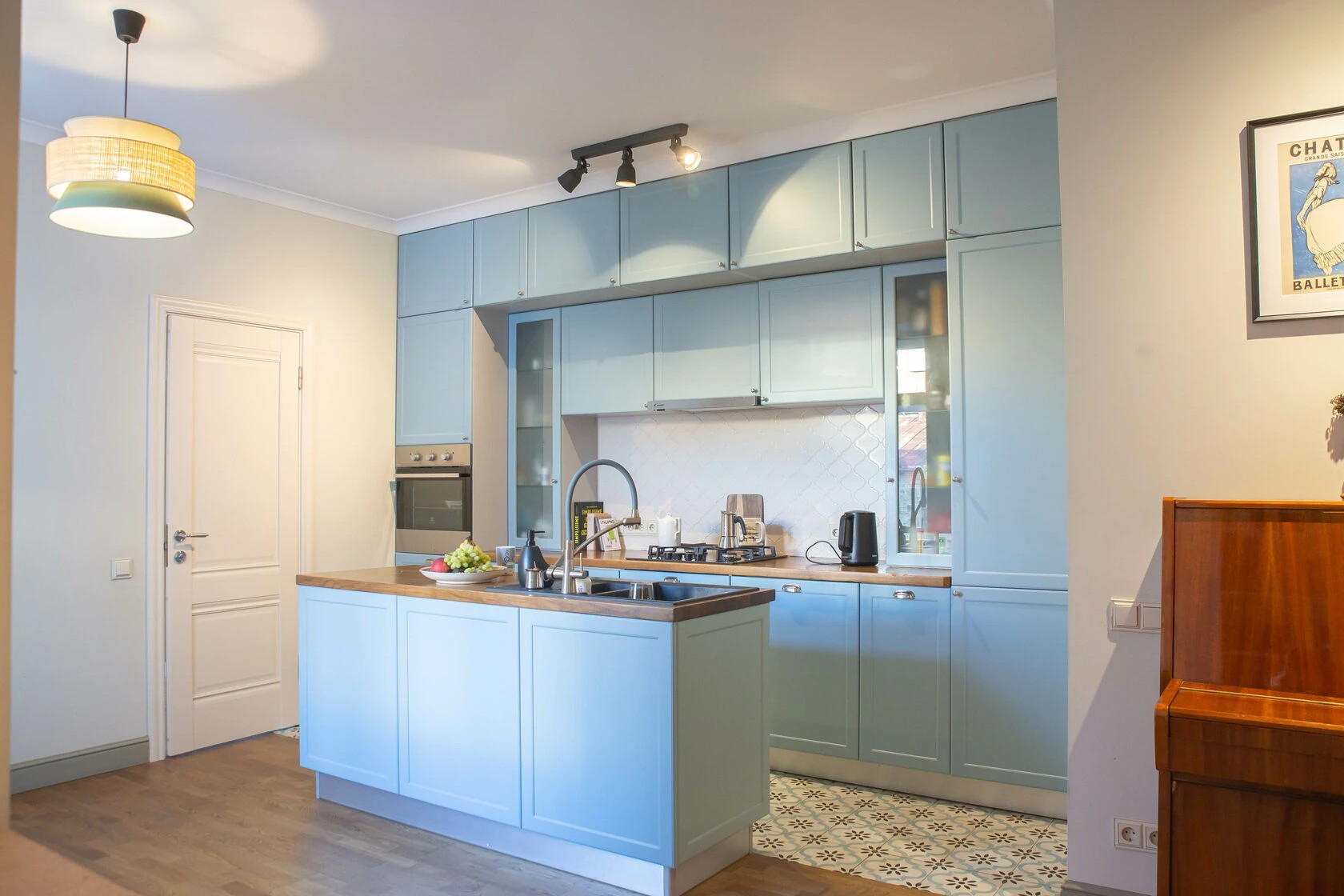 Галерная улица