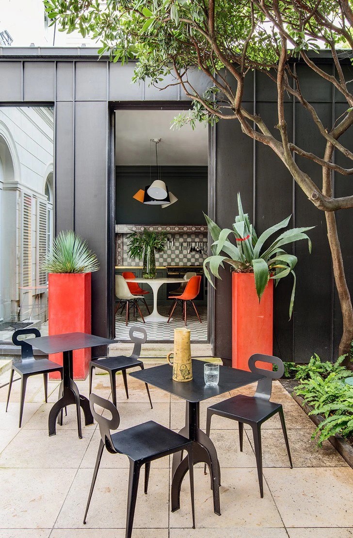 Французский шик, утонченность и обаяние.