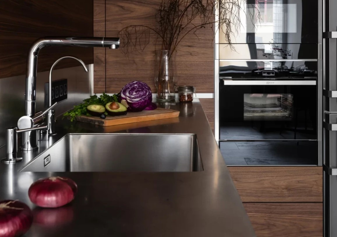 Трехкомнатная квартира на Петроградской стороне